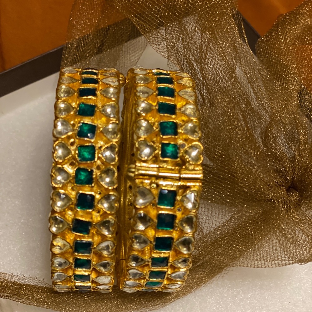 Kundan bangals